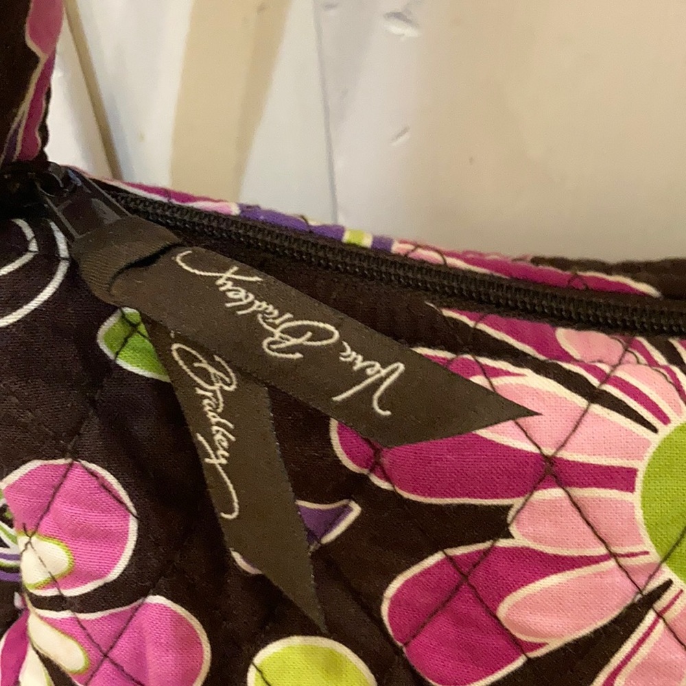 Lovely Vera Bradley bag - plus free wristlet! - Picture 3 of 9